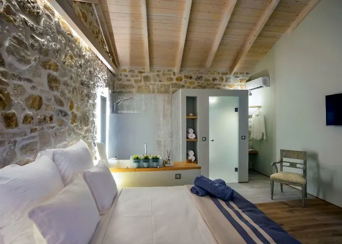 Paxos Fairytales Lovenest 1 4*