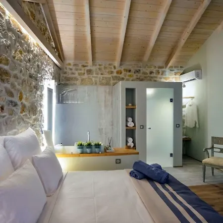 Paxos Fairytales Lovenest 1 4*
